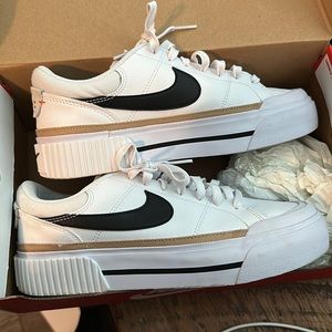 Women’s Nike Court Legacy Lift
